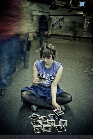 08 Les Polaroids, Bambie dans le métro