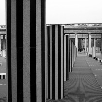 Colonnes de Buren du Louvre, Paris