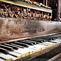 Negro Community Center - détails piano