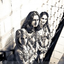 En backstage, The Tinun's