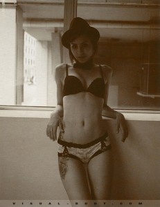 Lili sepia 04