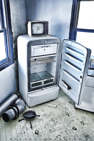 Maison abandonnée - frigidaire