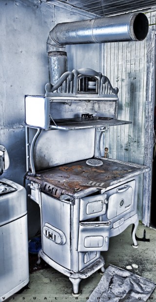 Maison abandonnée - poele