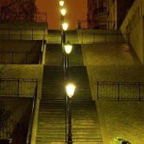 Montee d'escaliers typique, Montmartre, Paris