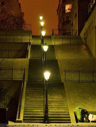 Montee d'escaliers typique, Montmartre, Paris