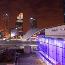 Vue plongeante sur la place de la Defense