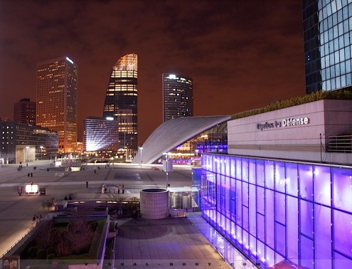 Vue plongeante sur la place de la Defense