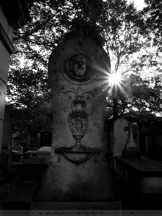 Tombe, cimetière du Père Lachaise, Paris